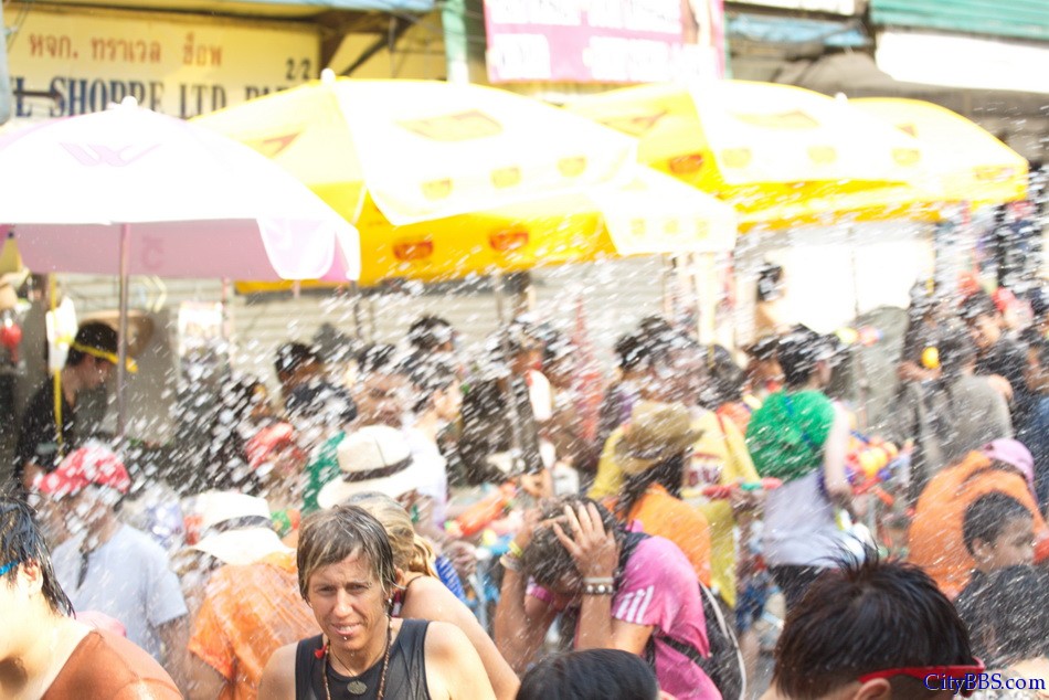 Chiangmai_Songkran_350.jpg