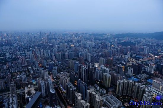 中国在2011年-2013年期间用掉的水泥，比美国在整个20世纪用掉的还要多