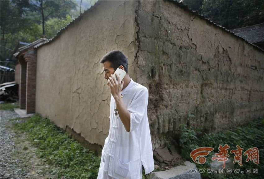 夫妻俩毕业后终南山安家 享受慢生活