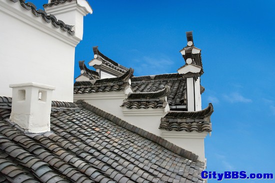 200年徽派古建筑因拆迁废弃 被运往美国重建