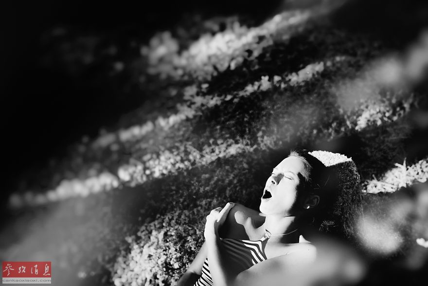 美国摄影师用照片记录不同女性达到高潮瞬间