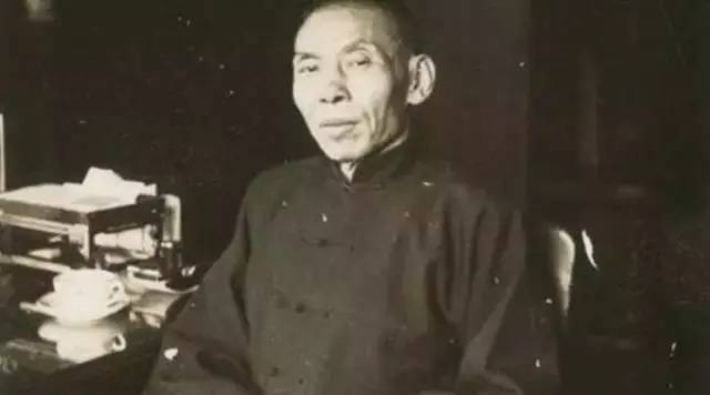 杜月笙：当年流氓真君子，今日君子真流氓