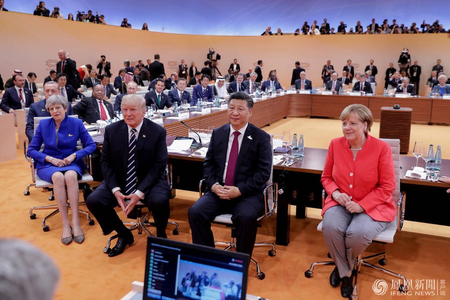 G20领导人集体转身拍合照 习大大与特朗普邻座