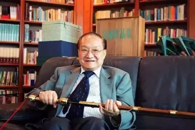 金庸：人生就是大闹一场，然后，悄然离去5.jpg