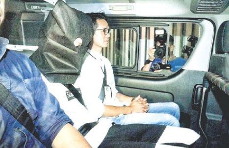 青年免费游玩加拿大回国时行李装满这个被抓2.png