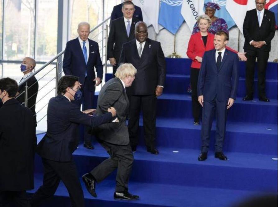 英国首相G20大合照又迟到