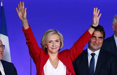 瓦莱丽 · 佩克雷斯