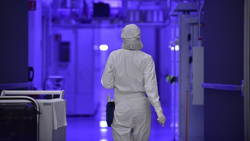 Intel clean room