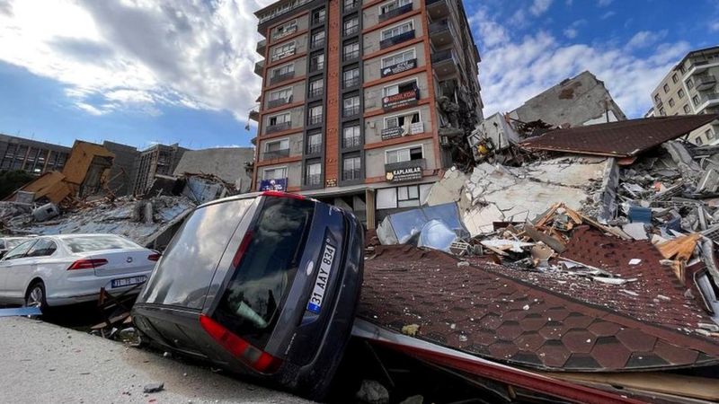 土耳其叙利亚大地震：寒冷、愤怒、无家可归的灾民，港口大火与战乱中的灾区 ...