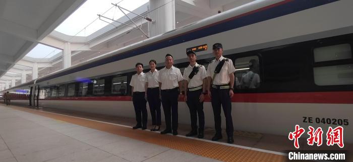 D888次“澜沧号”动车组