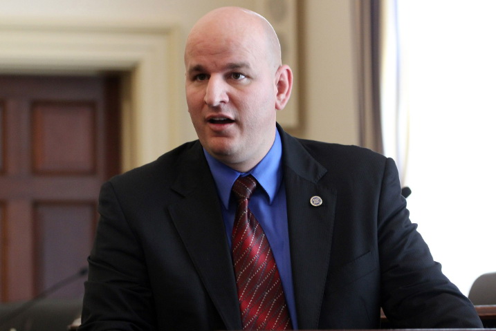 根据国家边境巡逻委员会主席布兰登·贾德（Brandon Judd）的说法，平均每天约有5200人涌入 ...