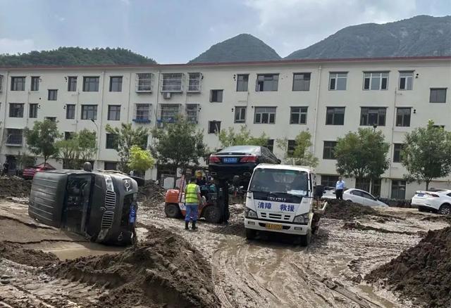 道路救援拖车司机