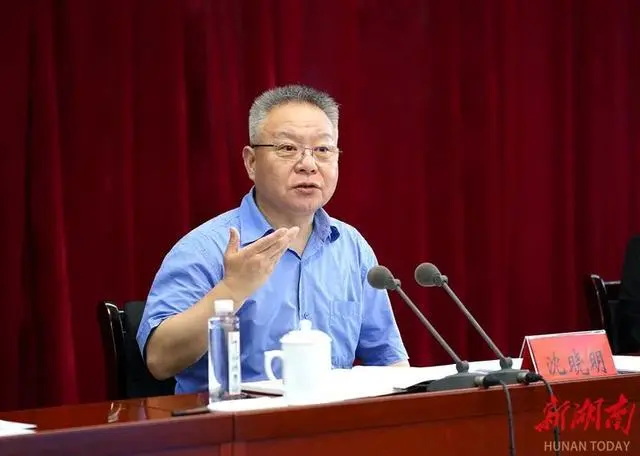 南省委书记沈晓明：积极试点推进人口小县机构编制改革，优化政务服务效能，减轻财政供养压力 ... ...
