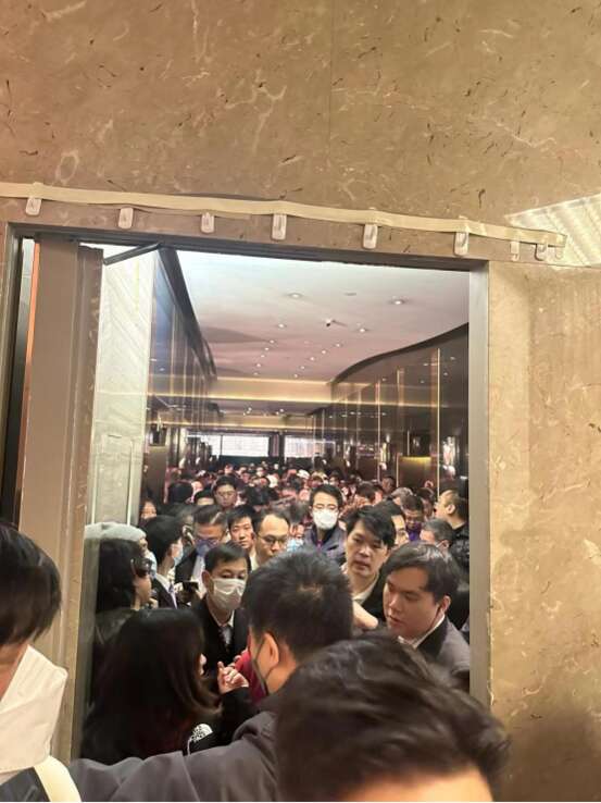 恒基地产旗下位于深水埗的Belgravia Place售楼现场