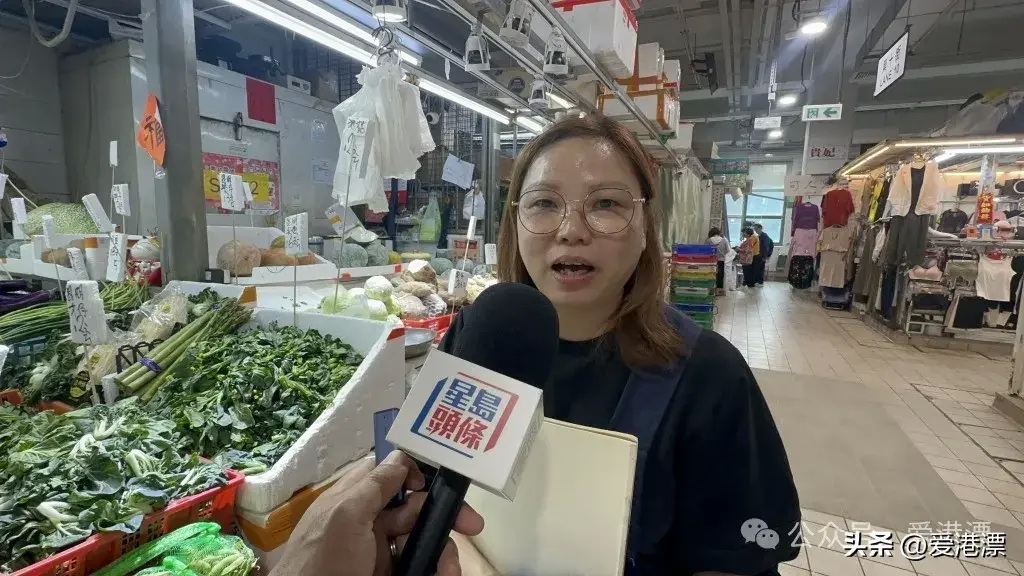 北上购物潮同时也对香港本地的商家造成了冲击