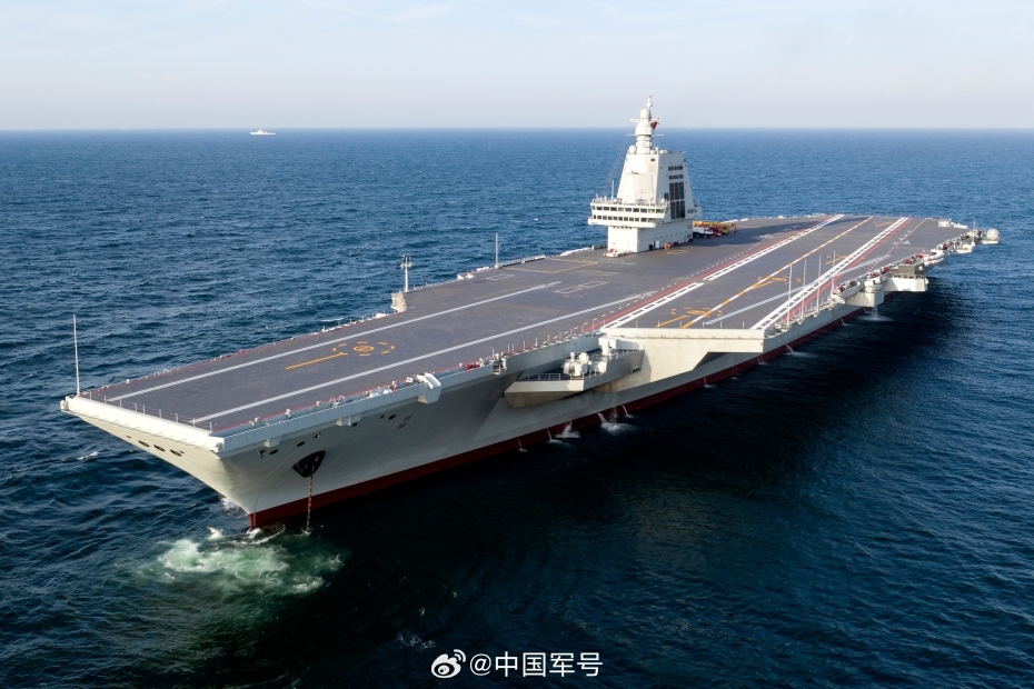 中国海军福建号航母顺利完成首次航行试验！