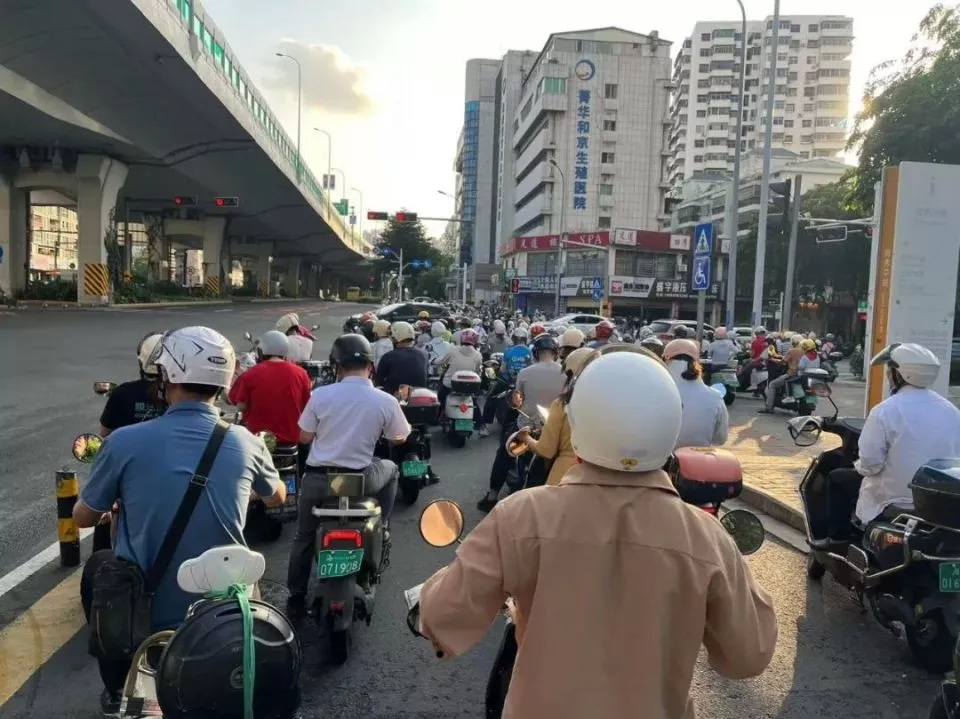 海南城市出行以电车为主