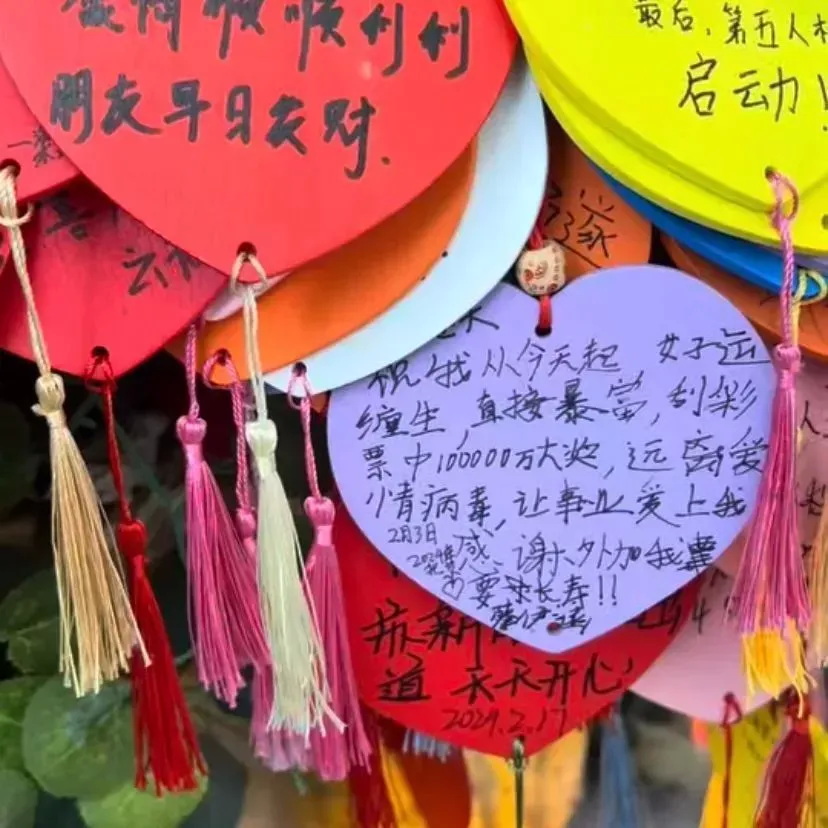 直接暴富，刮彩票中100000万大奖