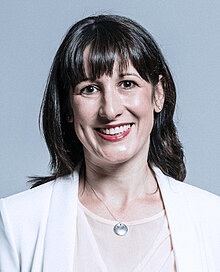 将担任财政大臣的则是雷切尔·里夫斯（Rachel Reeves）