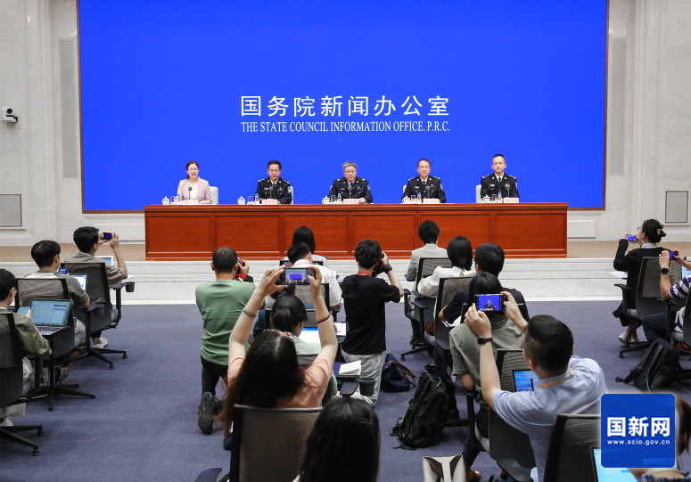公安部分管日常工作的副部长亓延军，治安管理局局长仇保利，环境资源和食品药品犯罪侦查局、知识产权犯罪侦 ...