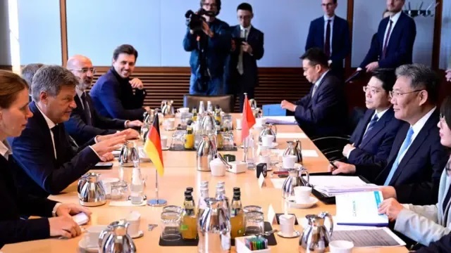 王文涛在欧洲会见了德国副总理兼经济与气候保护部部长哈贝克