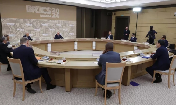 普京出席金砖国家媒体会议