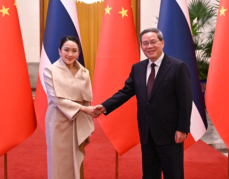 国务院总理李强在北京人民大会堂同来华进行正式访问的泰国总理佩通坦举行会谈 ...