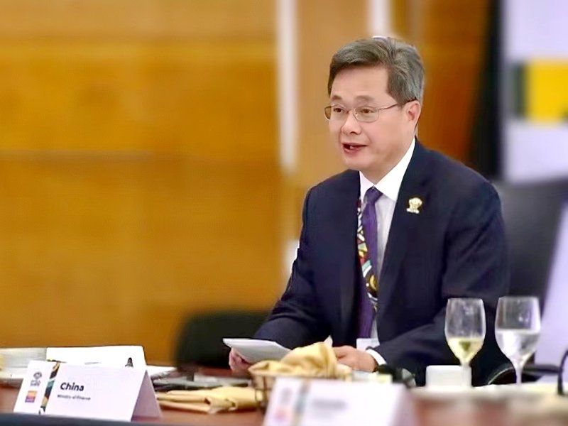 财政部部长蓝佛安