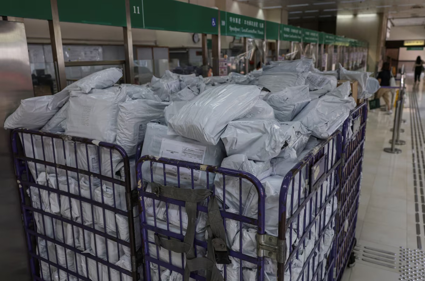 香港邮政自 4 月 27 日起停止部分发往美国的货物，包裹在香港邮局等待处理