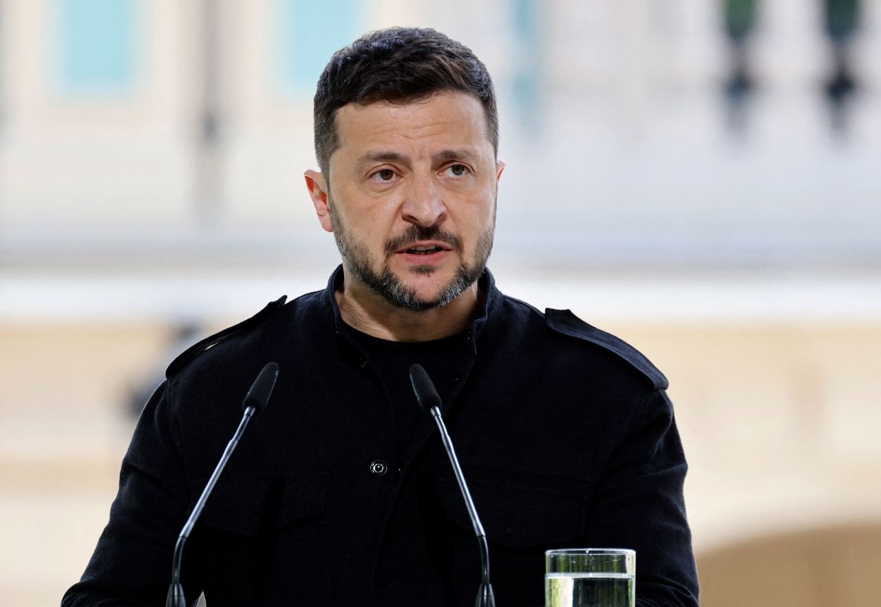 乌克兰总统弗拉伊德米尔·泽伦斯基 （Voloydmyr Zelensky） 周六在基辅举行的新闻发布会上发表讲话 ...