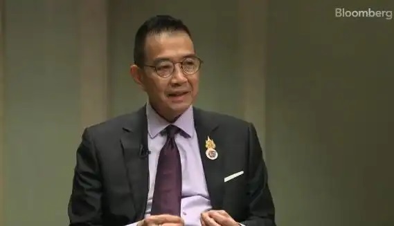 玛里接受彭博电视台记者采访